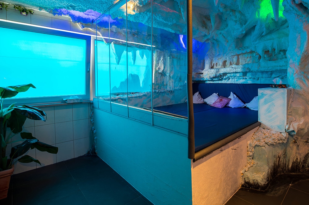 lillith-club.de_rundgang-swingerclub-Eisgrotte-12